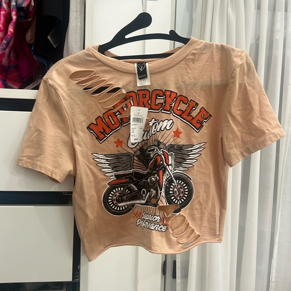 Crop tee size large
